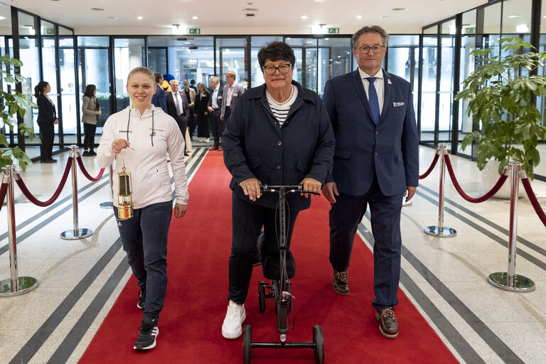 Снимка 46: Handing over of the flame of the FISU World University Games